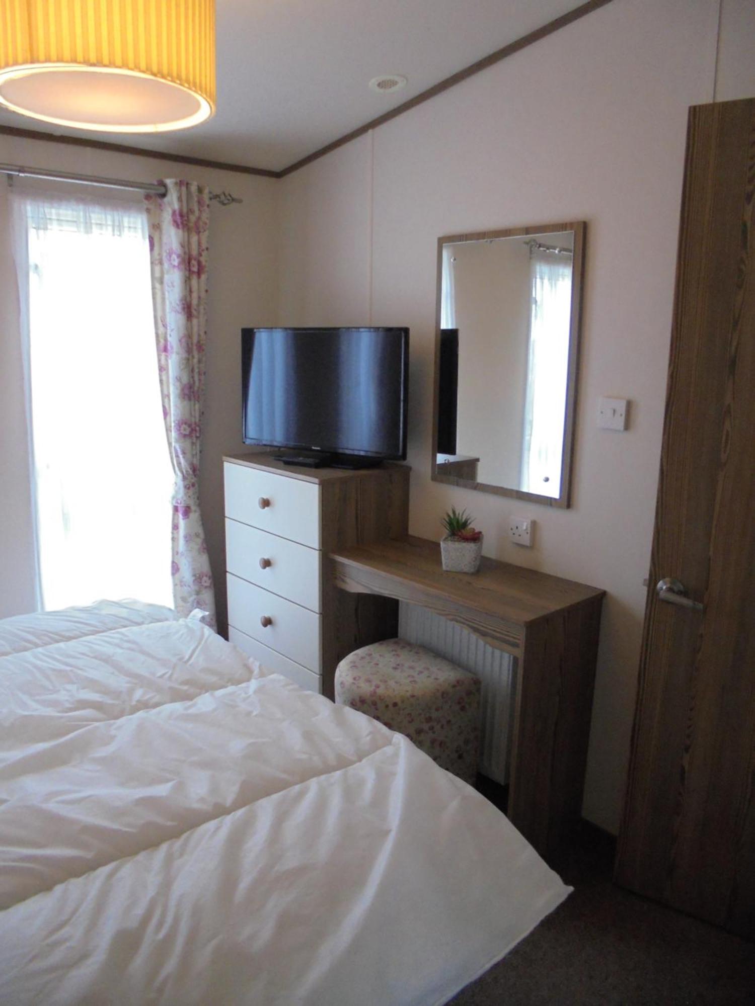 The Grange Ingoldmells: Elan 6 Berth, Central Heated, Wrap Around Decking 외부 사진